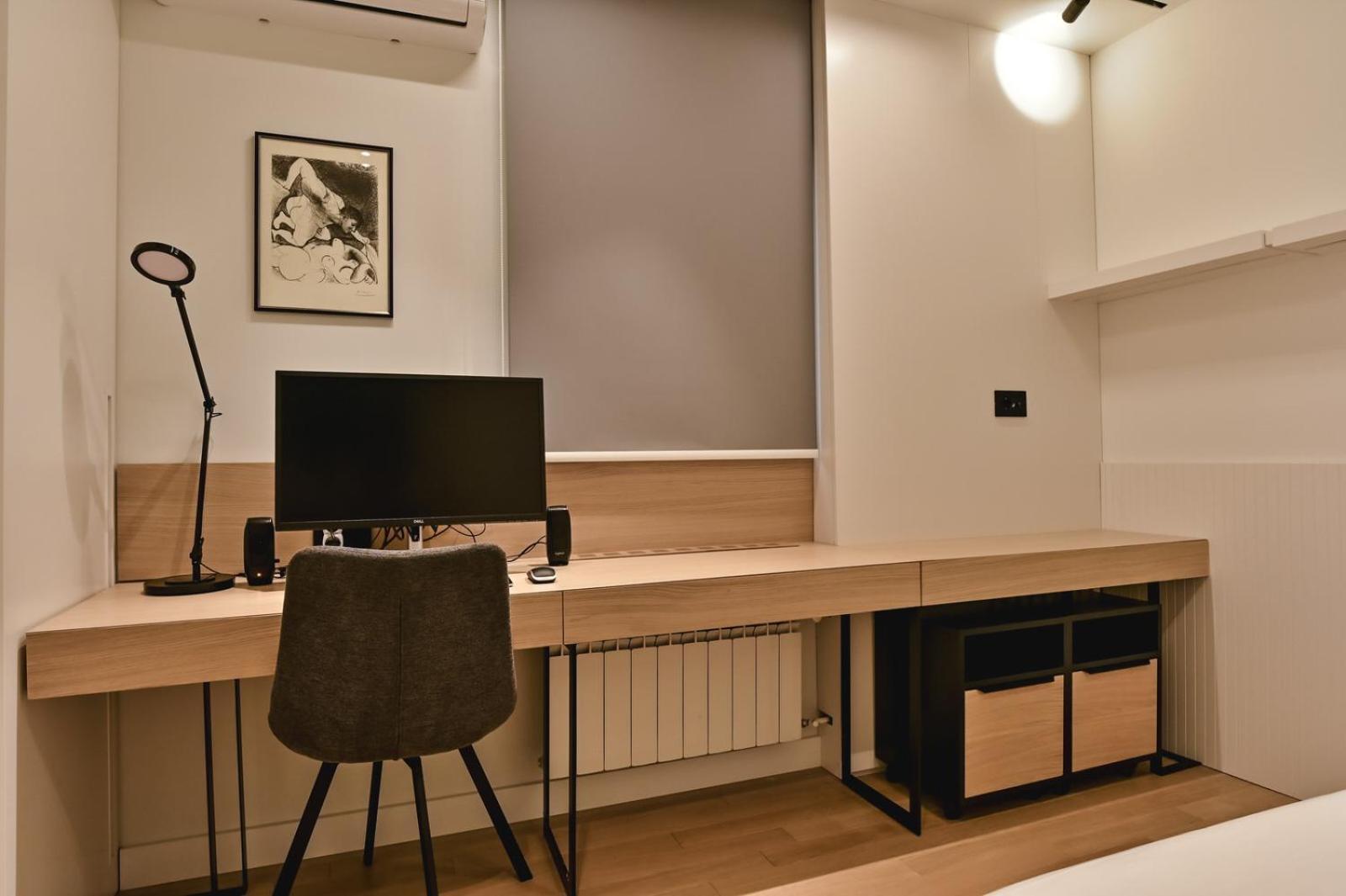 Escape - Genex * Belgrado